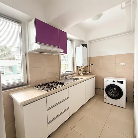 Summerland Apartment *